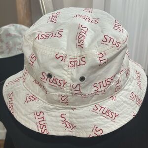 Stüssy bucket hat